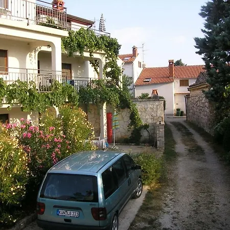 Apartment In With Seaview, Balcony, Air Condition, Wifi Funtana