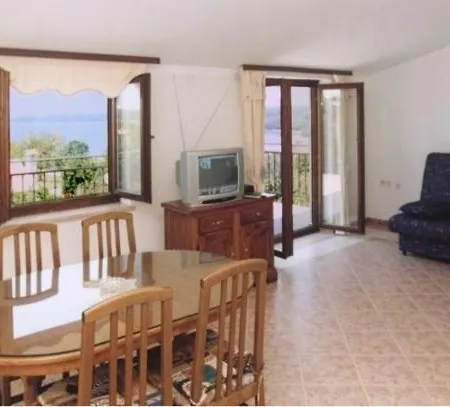 In With Seaview, Balcony, Air Condition, Wifi Funtana