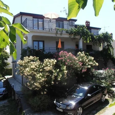 In With Seaview, Balcony, Air Condition, Wifi Apartment